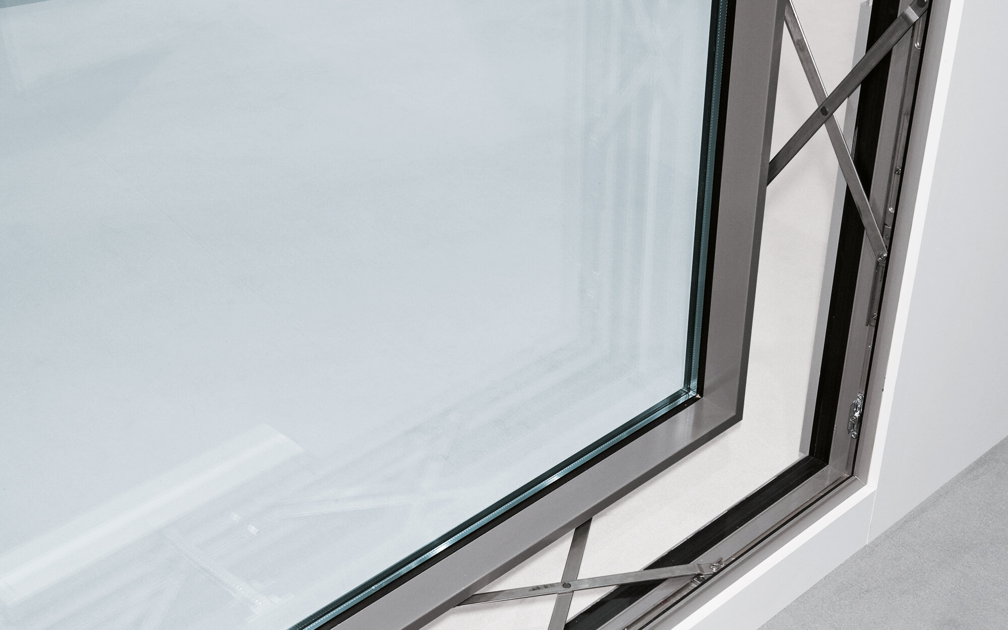 Metallrahmenfenster mit Öffnungsmechanismus