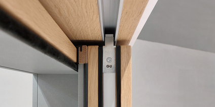 Lift and slide element wood – detailed view upper guide rail P 2301