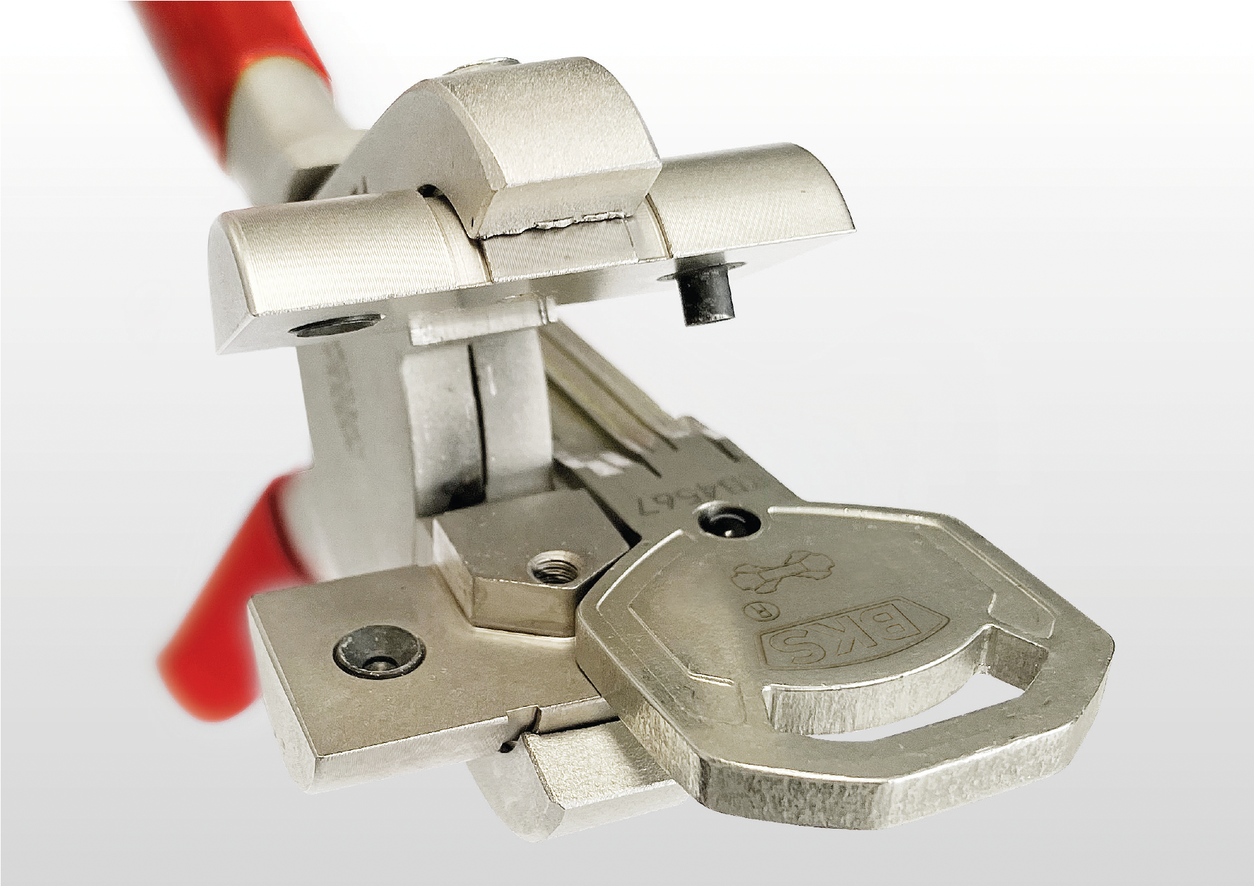 BKS ball transfer pliers – step: remove ball