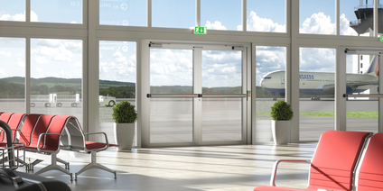 Airport building – 2-leaf tubular frame door as escape door – with electrically locked Touch Bar EVT – active and inactive leaf closed